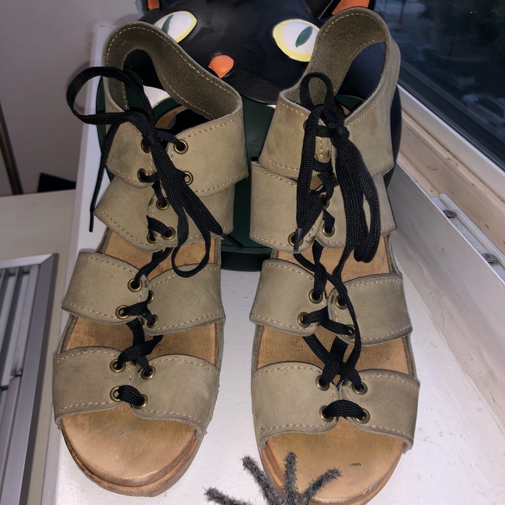 NO 6 STORE CORSET CLOG - SAGE KHAKI NUBUCK 39 / 9